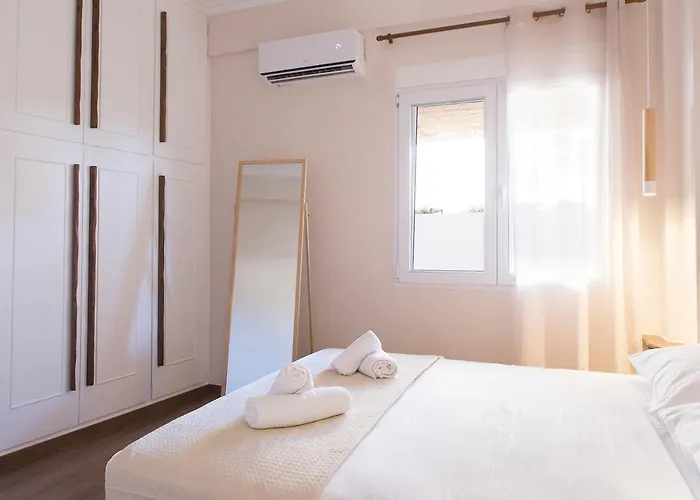 Luxury Apartment With Jacuzzi Close To Acropolis - Living Stone Zircon