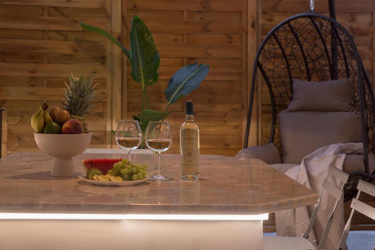 Luxury With Jacuzzi Close To Acropolis - Living Stone Zircon Athens