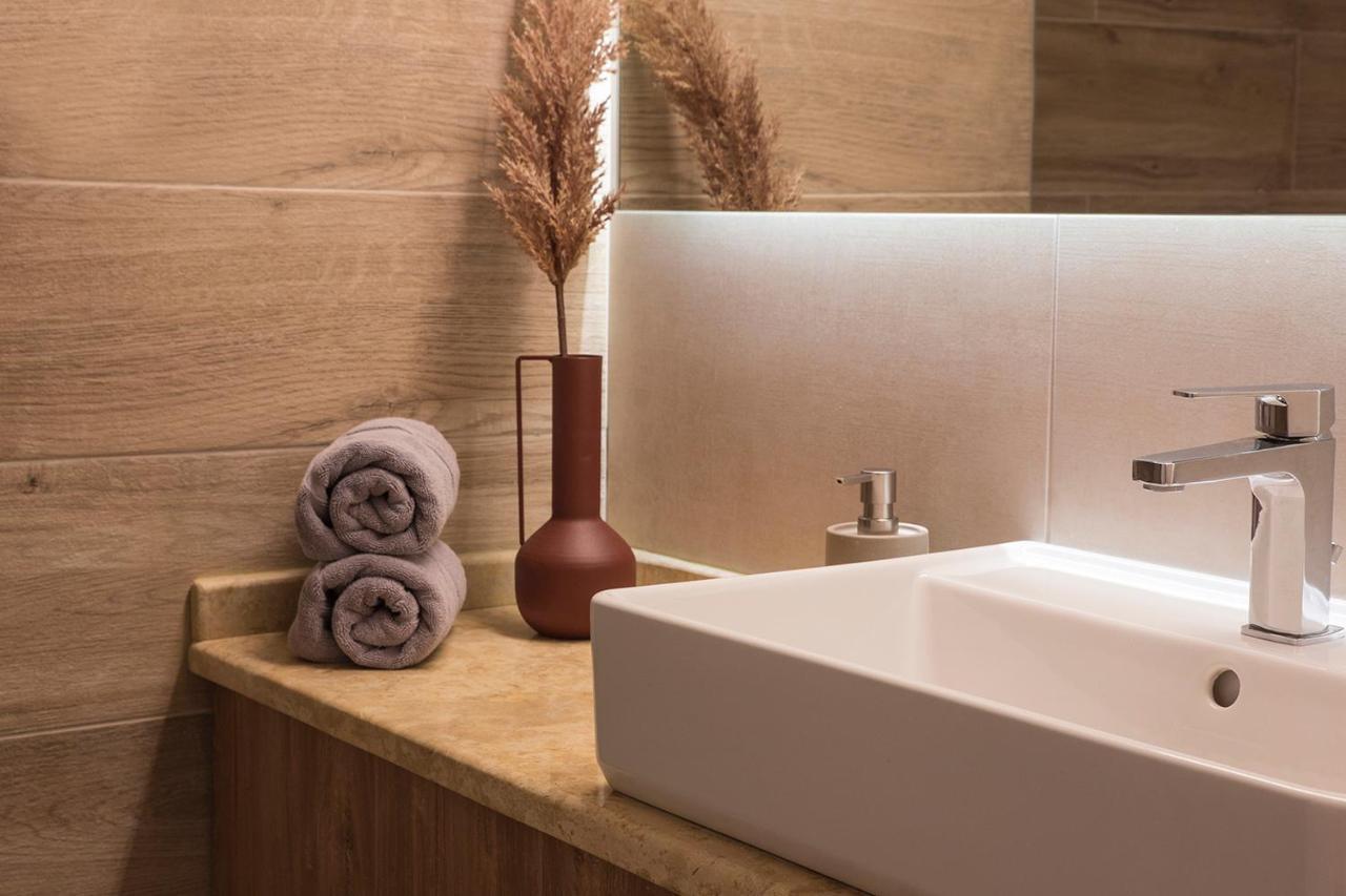 Luxury With Jacuzzi Close To Acropolis - Living Stone Zircon