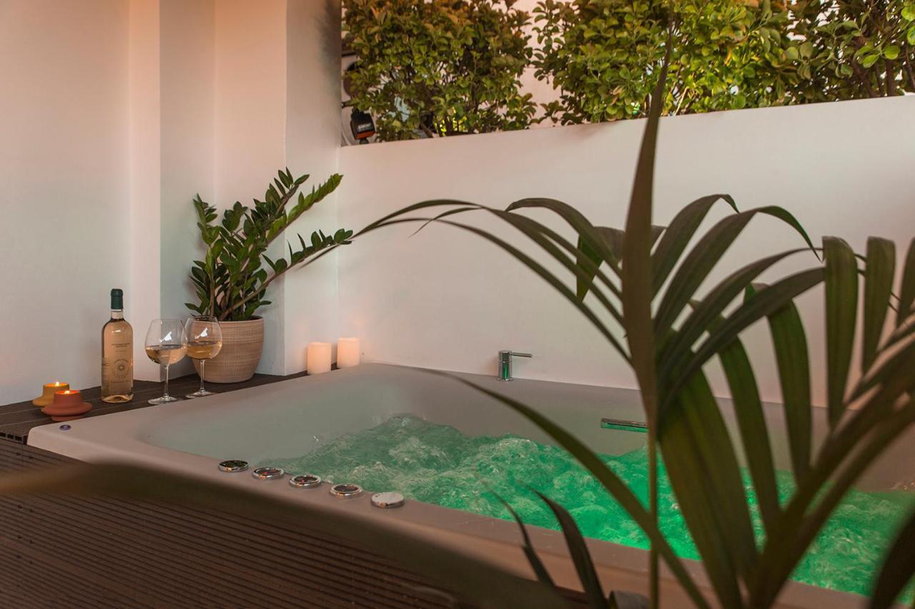 Luxury With Jacuzzi Close To Acropolis - Living Stone Zircon Apartment Athens