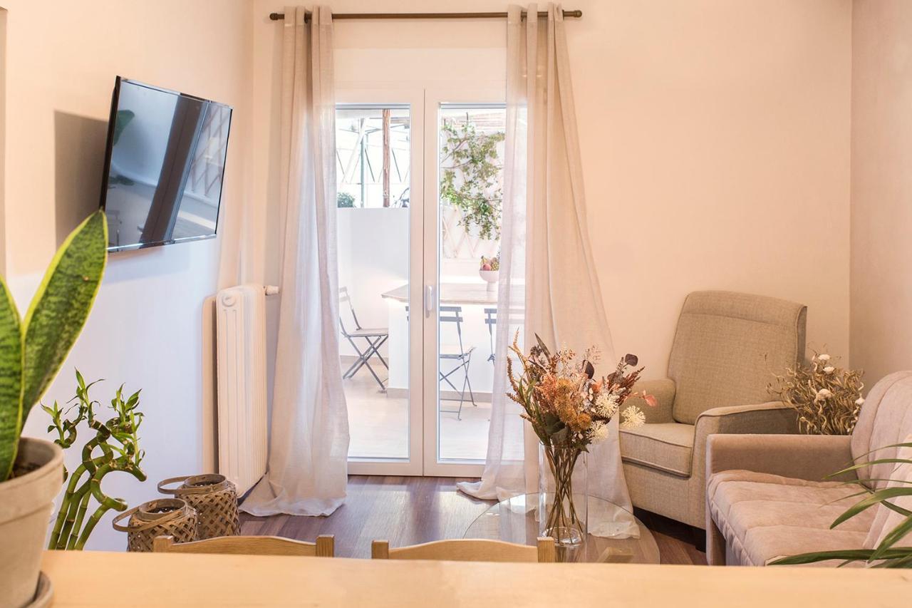 Luxury With Jacuzzi Close To Acropolis - Living Stone Zircon Apartment Athens